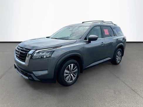 Certified 2025 Nissan Pathfinder SL AWD/4WD image 3