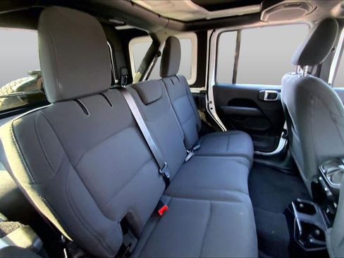 Used 2021 Jeep Wrangler Unlimited Sahara AWD/4WD image 17