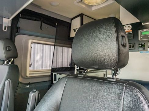 Used 2021 Mercedes-Benz Sprinter 2500 image 20