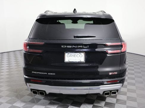 Used 2024 GMC Acadia Denali AWD/4WD image 7