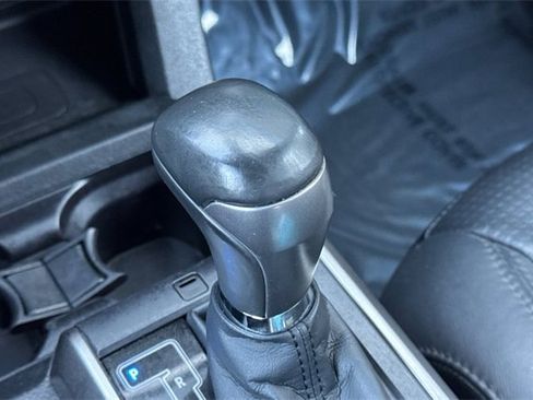 Used 2022 Toyota Tacoma Limited image 34