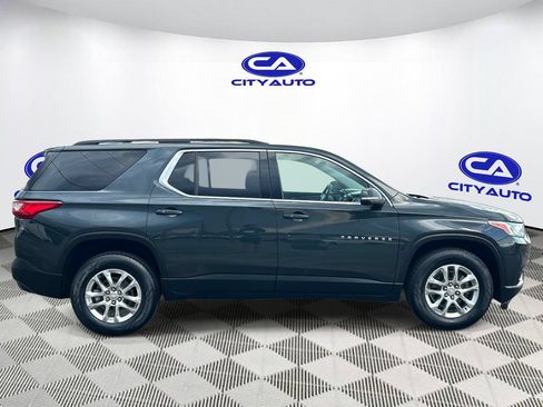 Used 2021 Chevrolet Traverse LT FWD image 2