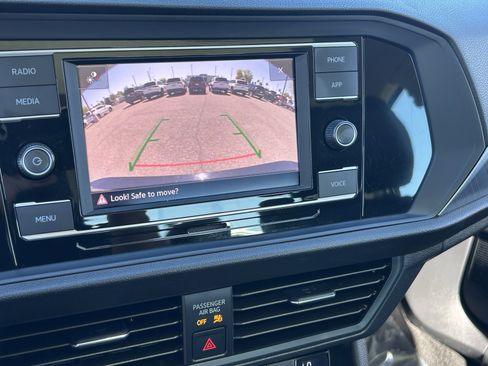 Used 2024 Volkswagen Jetta SE image 27