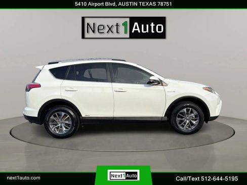 Used 2018 Toyota RAV4 XLE image 3