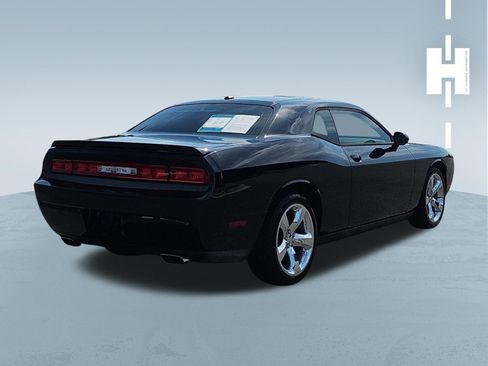 Used 2014 Dodge Challenger SXT Plus RWD image 4