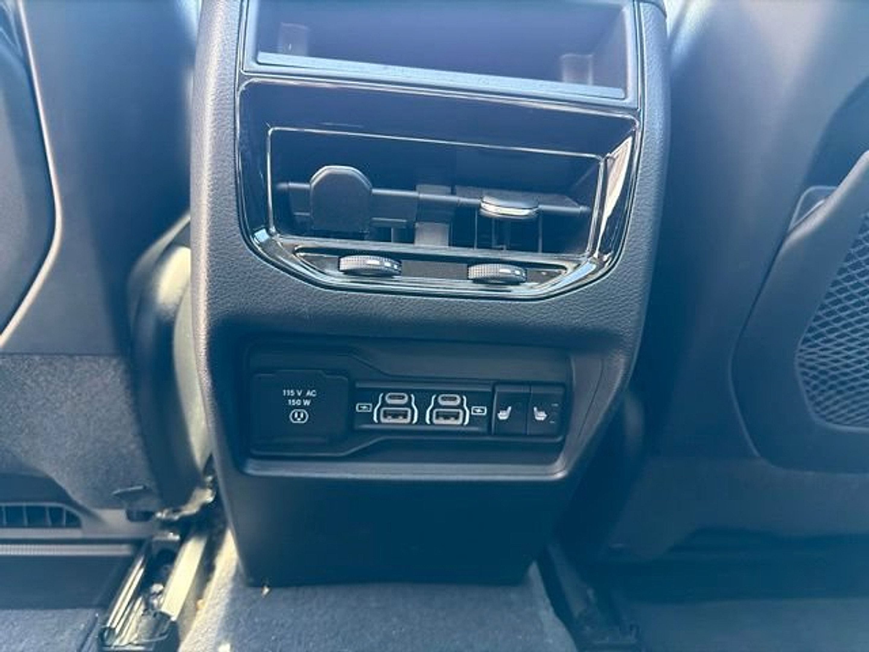 Certified 2023 Jeep Grand Cherokee Limited w/ Black Appearance Package AWD/4WD image 16