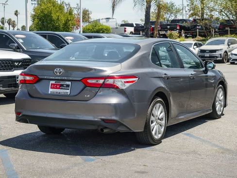 Used 2018 Toyota Camry LE FWD image 4