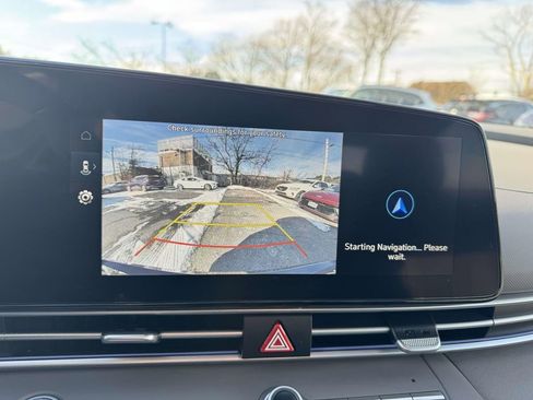 Certified 2025 Hyundai Elantra SEL FWD image 22