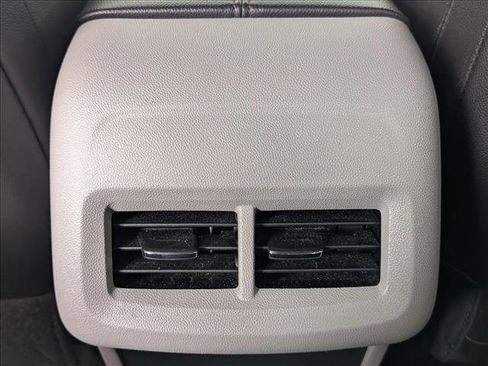 Used 2023 GMC Terrain SLT image 16