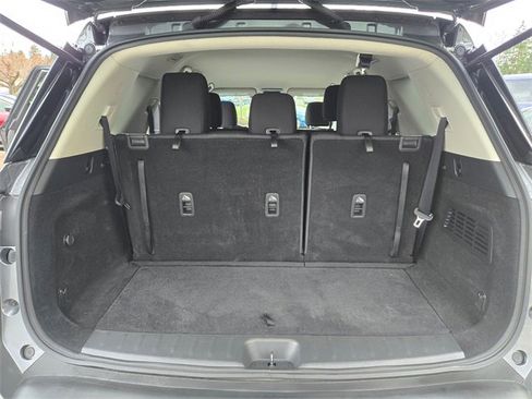 Used 2022 Nissan Pathfinder SV image 15