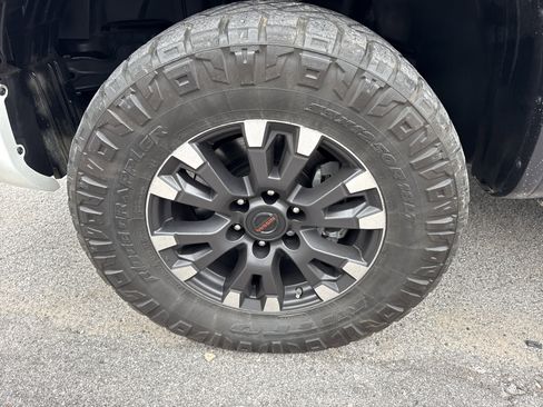 Used 2021 Nissan Titan PRO-4X w/ Pro-4x Convenience Package image 43