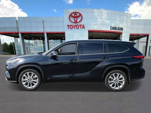 Used 2022 Toyota Highlander Limited AWD/4WD image 7