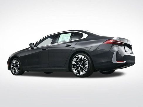 New 2026 BMW i5 eDrive40 AWD/4WD image 36