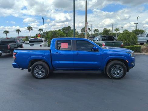 Used 2025 Nissan Frontier SV w/ SV Convenience Package image 3