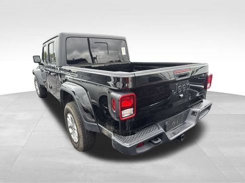 Used 2023 Jeep Gladiator Sport AWD/4WD image 5