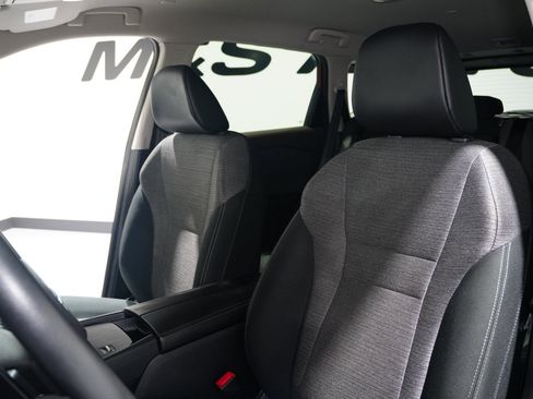 Used 2023 Nissan Rogue SV image 14