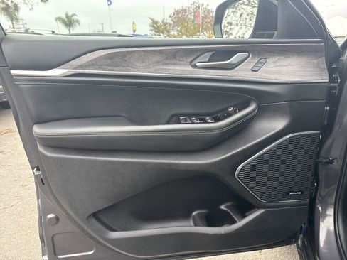 Used 2023 Jeep Grand Cherokee Overland image 22