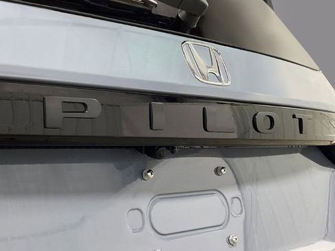 New 2025 Honda Pilot TrailSport image 7