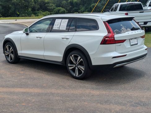 Used 2026 Volvo V60 B5 Cross Country Plus w/ Protection Package Premier AWD/4WD image 4