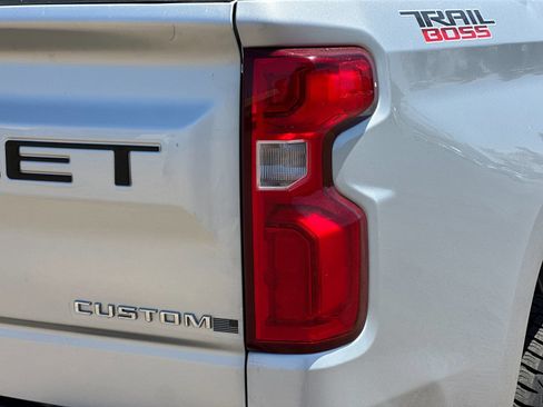 Used 2019 Chevrolet Silverado 1500 Custom Trail Boss w/ Custom Convenience Package AWD/4WD image 24