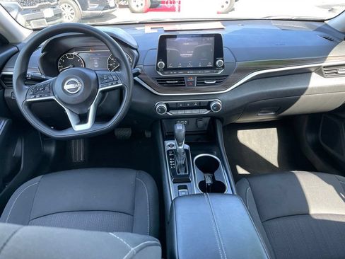 Certified 2024 Nissan Altima 2.5 SV AWD/4WD image 12