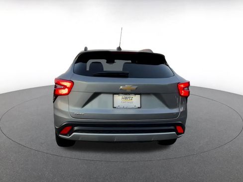 Used 2025 Chevrolet Trax LT image 12