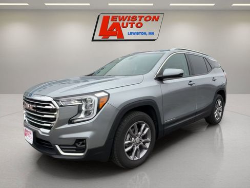 Certified 2024 GMC Terrain SLT w/ Infotainment Package II image 1