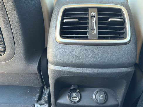 Used 2020 Kia Sorento LX w/ LX I4 Convenience Package FWD image 16