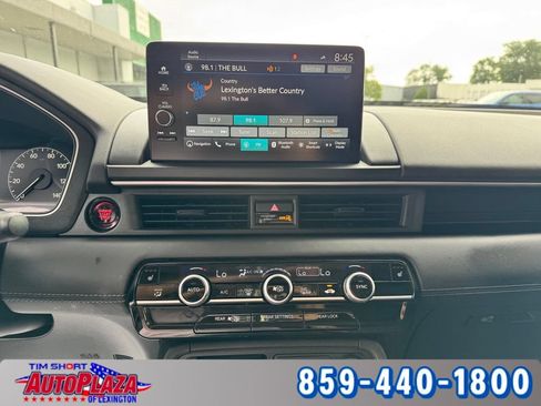 Used 2025 Honda Pilot Touring image 5