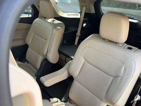 Used 2021 Ford Explorer Limited w/ Equipment Group 301A RWD image 34