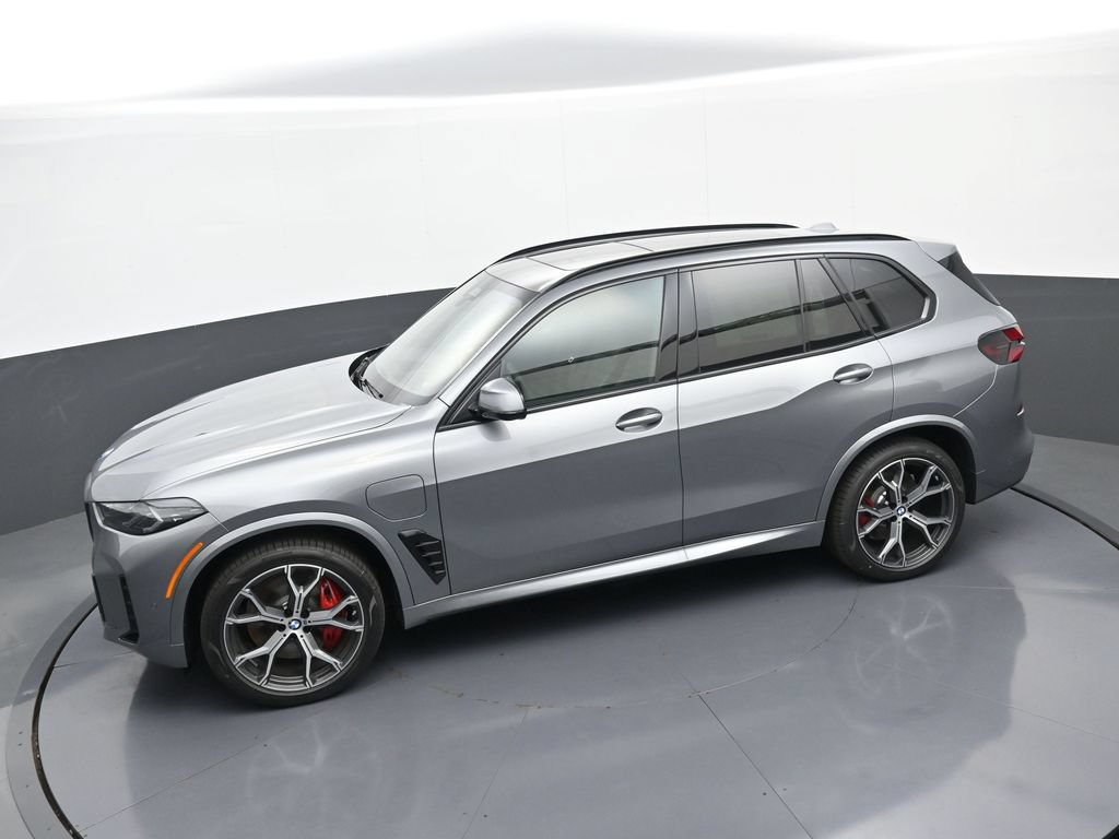 New 2026 BMW X5 xDrive50e w/ M Sport Package AWD/4WD image 33