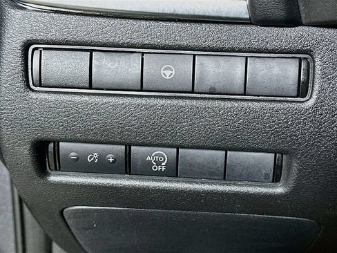 Used 2023 Nissan Rogue SV FWD image 10