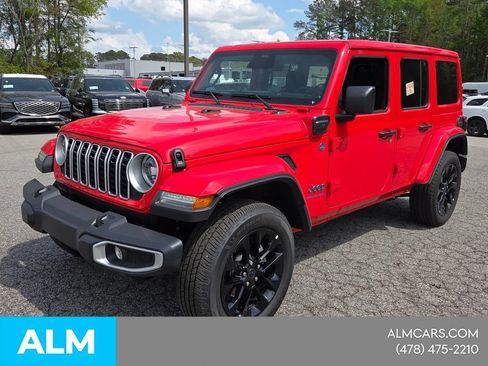 Used 2025 Jeep Wrangler Unlimited Sahara w/ Safety Group AWD/4WD image 3
