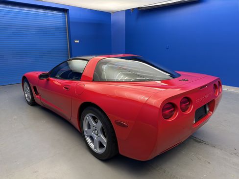 Used 1997 Chevrolet Corvette Coupe image 5