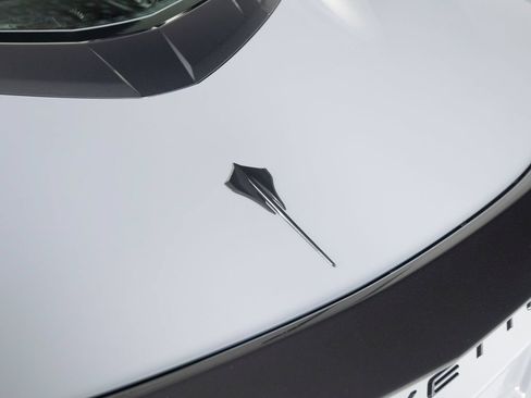 Used 2025 Chevrolet Corvette Stingray Coupe w/ 1LT RWD image 39