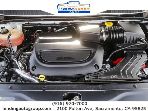 Used 2020 Chrysler Pacifica Touring-L w/ Tire & Wheel Group image 26