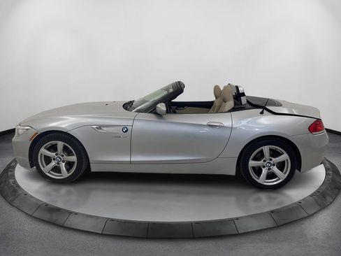 Used 2014 BMW Z4 sDrive28i RWD image 9