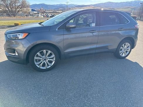 Used 2022 Ford Edge Titanium AWD/4WD image 5