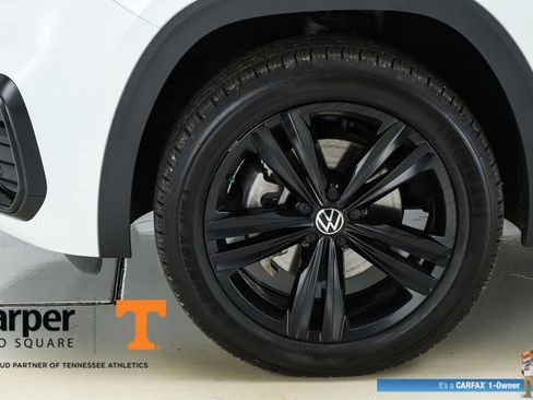 Used 2023 Volkswagen Atlas Cross Sport SEL R-Line image 5