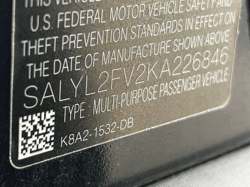 Used 2019 Land Rover Range Rover Velar R-Dynamic SE AWD/4WD image 46