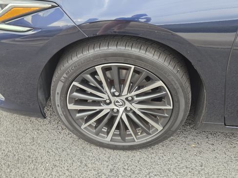 Certified 2024 Lexus ES 350 w/ Premium Package FWD image 10