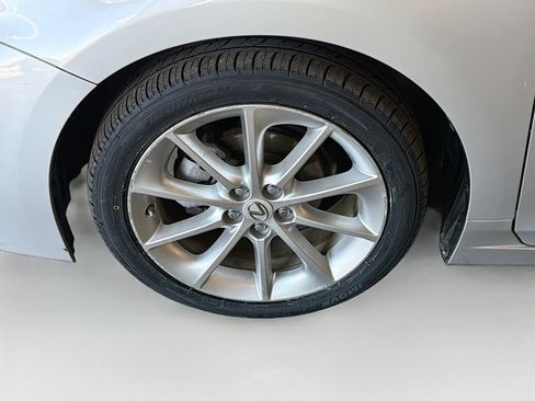 Used 2012 Lexus CT 200h Premium w/ Leather Pkg image 11