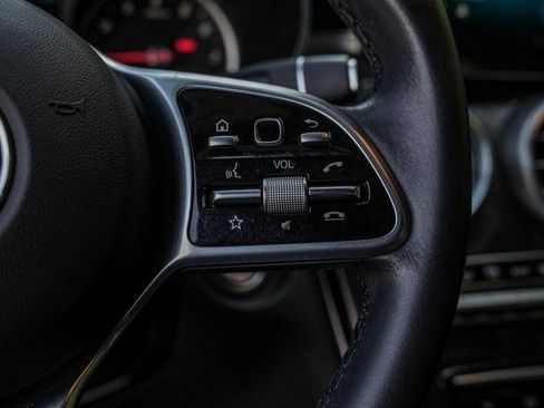 Used 2021 Mercedes-Benz GLC 300 w/ Premium Package image 17