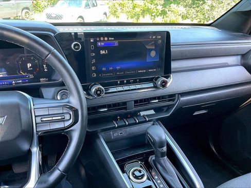 Used 2025 Chevrolet Colorado W/T w/ WT Custom Package AWD/4WD image 17