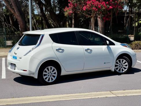Used 2016 Nissan Leaf S w/ Charger Package FWD image 3