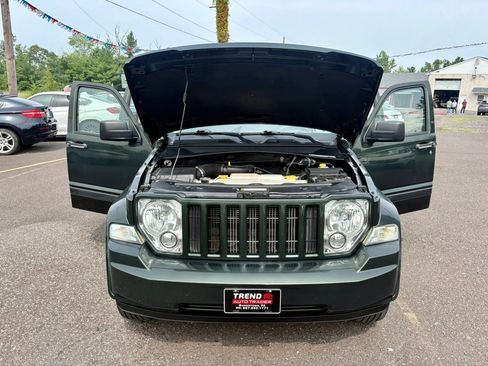 Used 2011 Jeep Liberty Sport AWD/4WD image 10