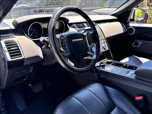 Used 2017 Land Rover Discovery SE AWD/4WD image 14