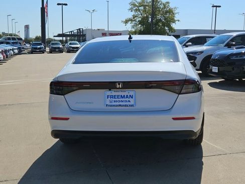 New 2025 Honda Accord SE image 6