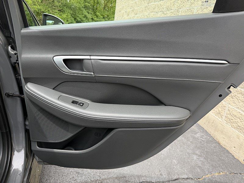 Used 2021 Hyundai Sonata Limited w/ Winter Weather Package FWD image 22