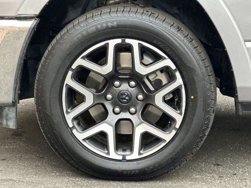 Used 2025 RAM 1500 Laramie image 27